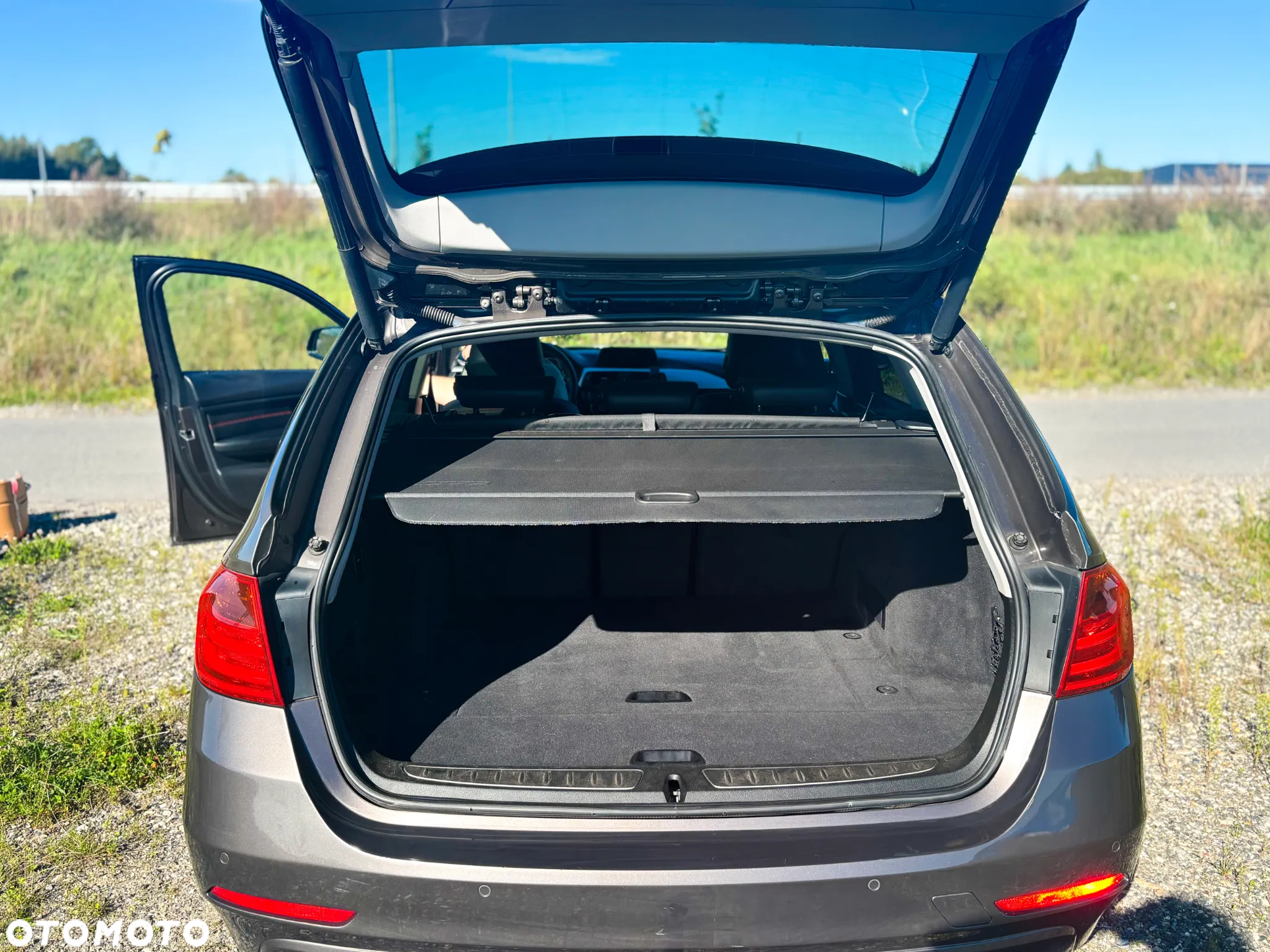 BMW Seria 3 318d Touring Sport Line - 12