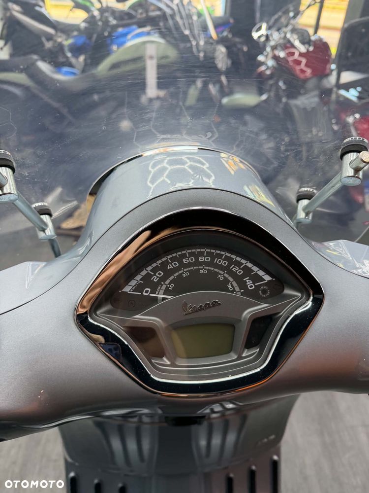 Vespa GTS - 18