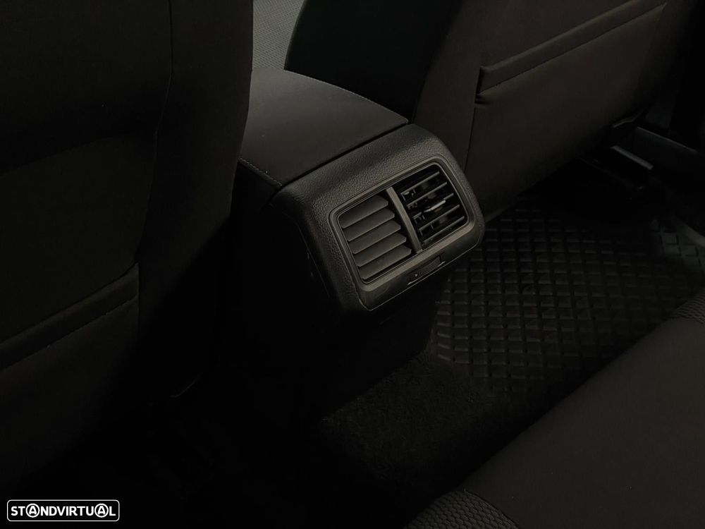 VW Golf 1.0 TSI Confortline DSG - 23