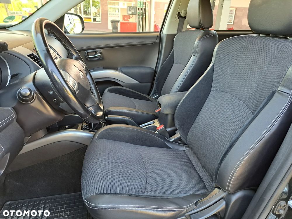 Mitsubishi Outlander - 15