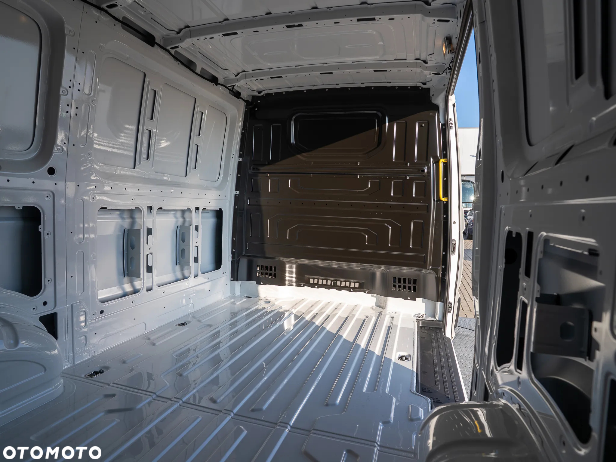 Volkswagen CRAFTER - 14