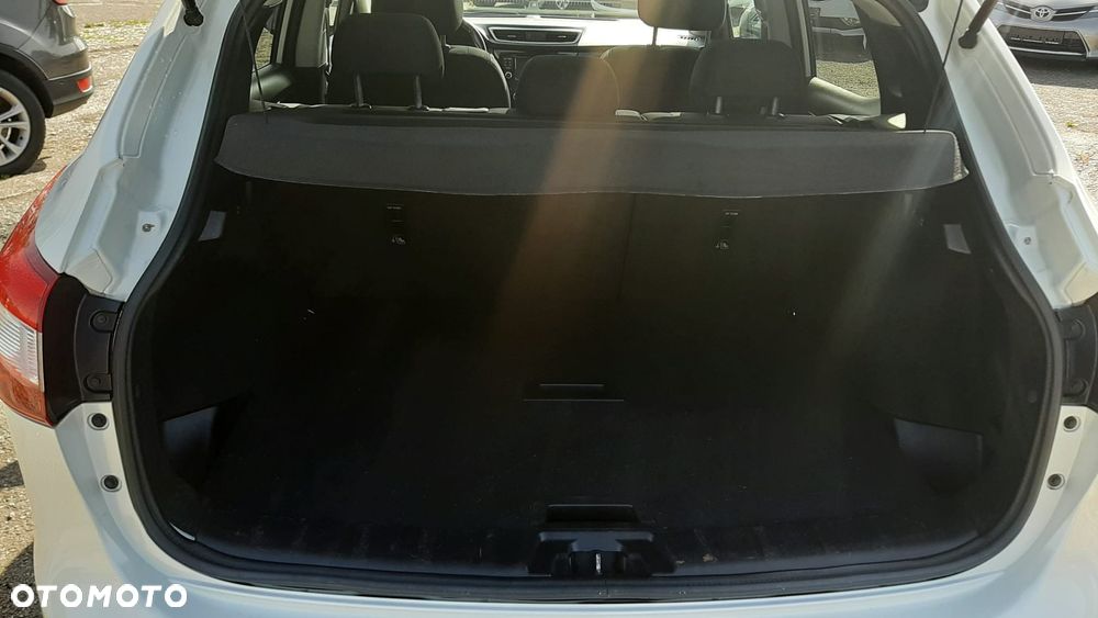 Nissan Qashqai 1.5 dCi DPF 360 - 9