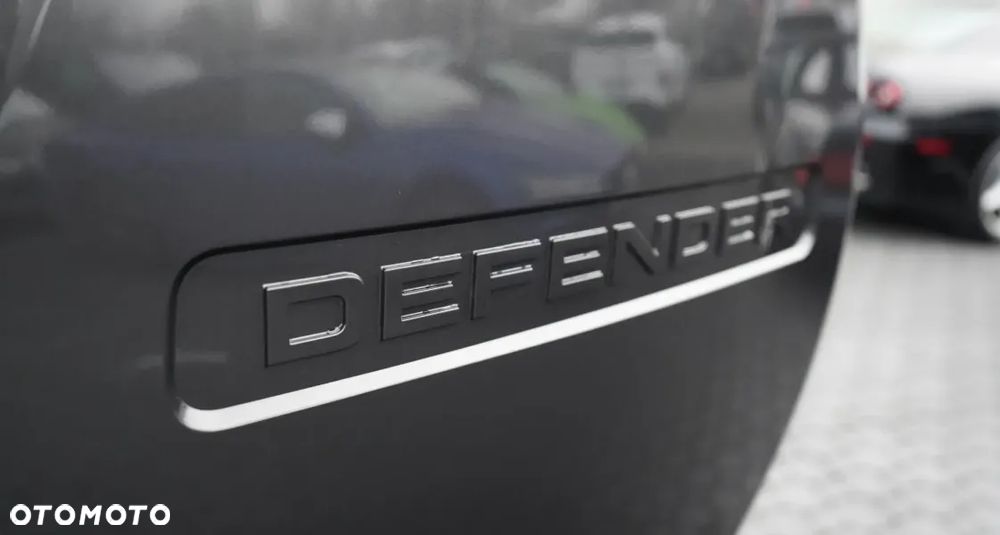 Land Rover Defender - 10
