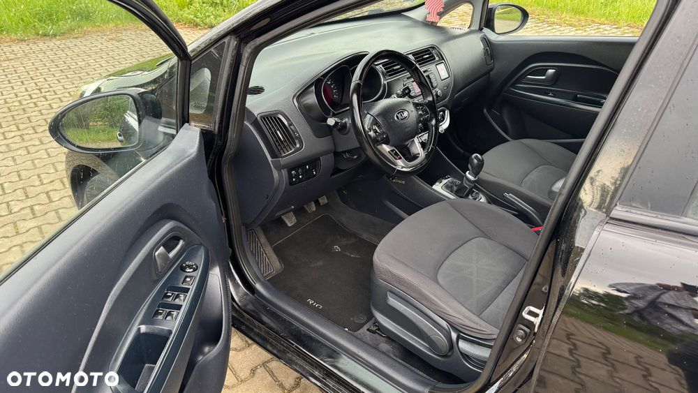 Kia Rio - 10