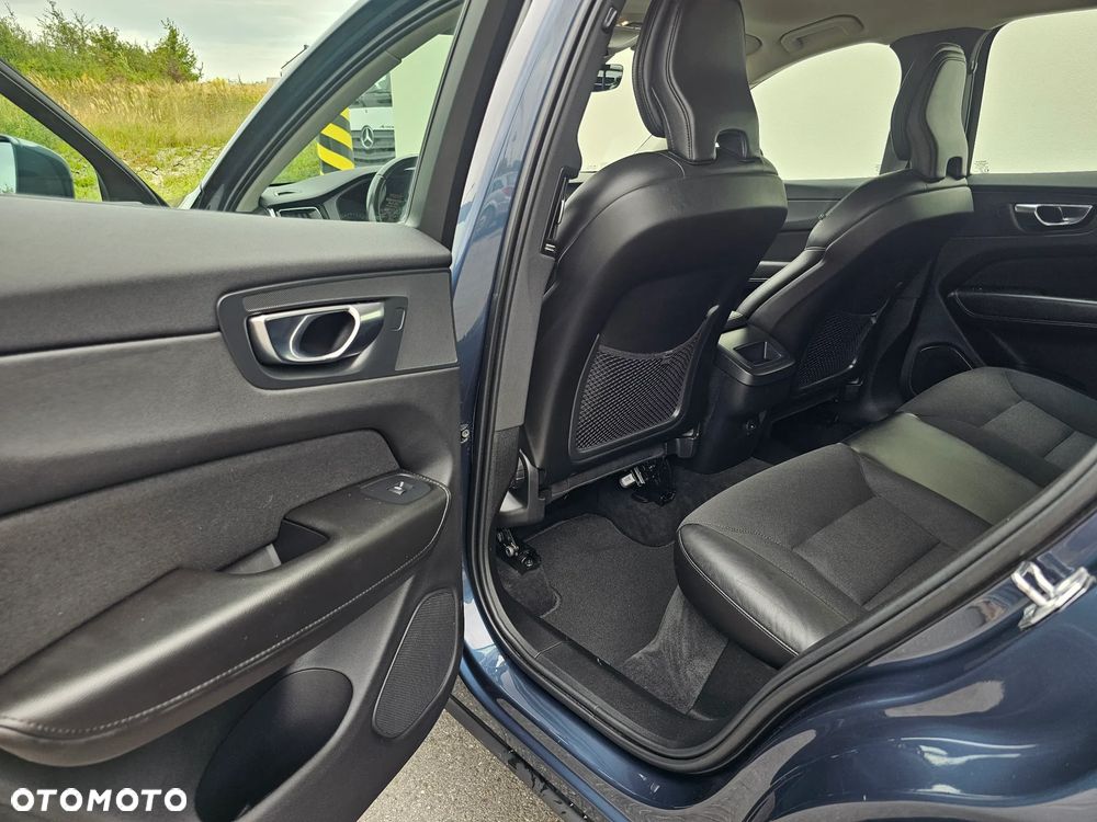 Volvo XC 60 B4 D Geartronic Momentum - 19
