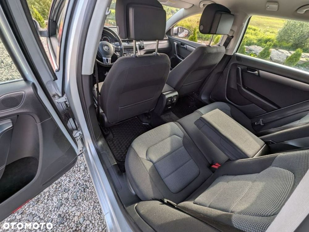 Volkswagen Passat - 14
