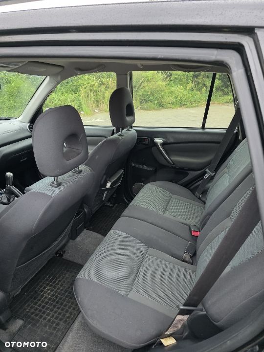 Toyota RAV4 D-4D 4x4 - 14