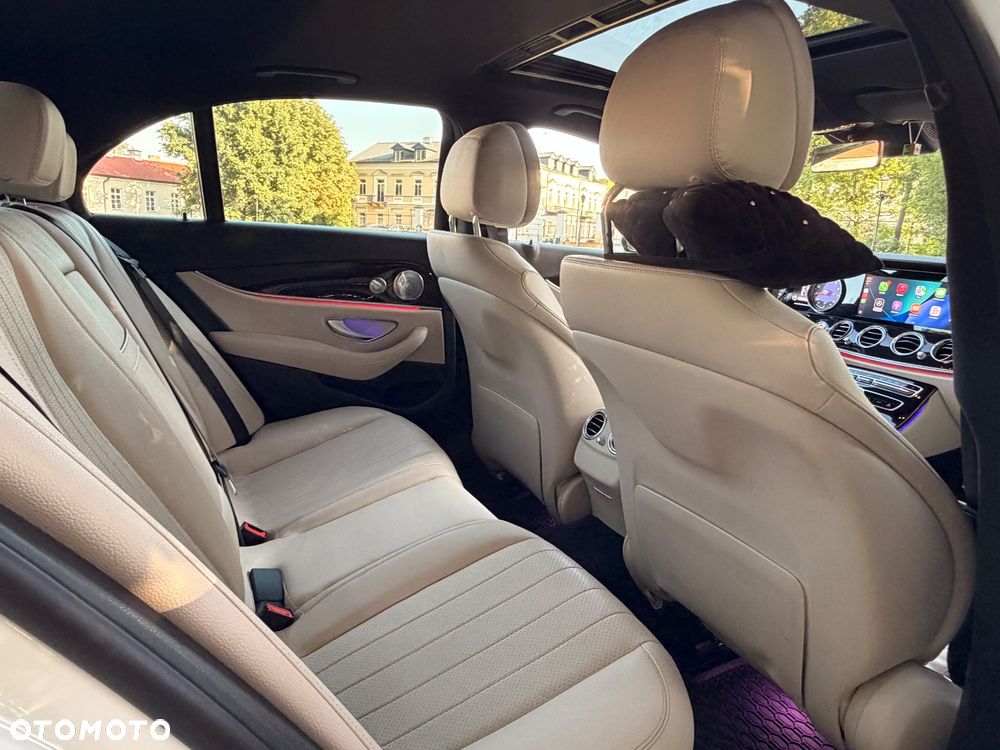 Mercedes-Benz Klasa E 300 9G-TRONIC - 18