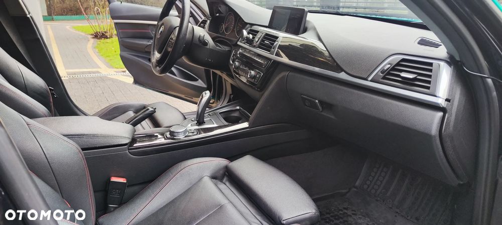 BMW Seria 3 320i Sport Line - 12