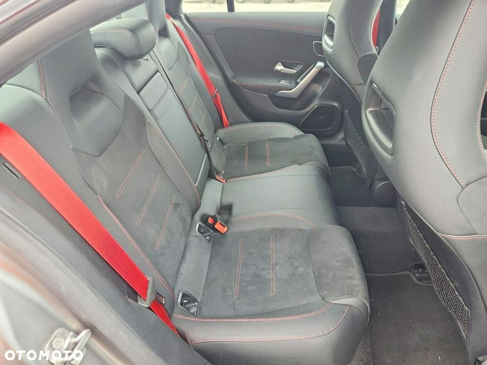 Mercedes-Benz CLA AMG 35 mHEV 4-Matic 8G-DCT - 10