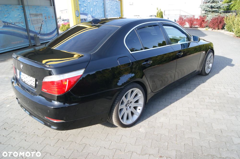 BMW Seria 5 525d Edition Sport - 16