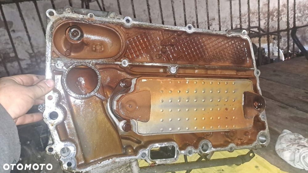 SCANIA R PDE 400 440 480 obudowa chłodnicy oleju - 2