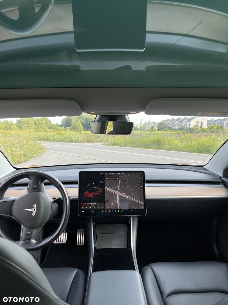 Tesla Model 3 - 10