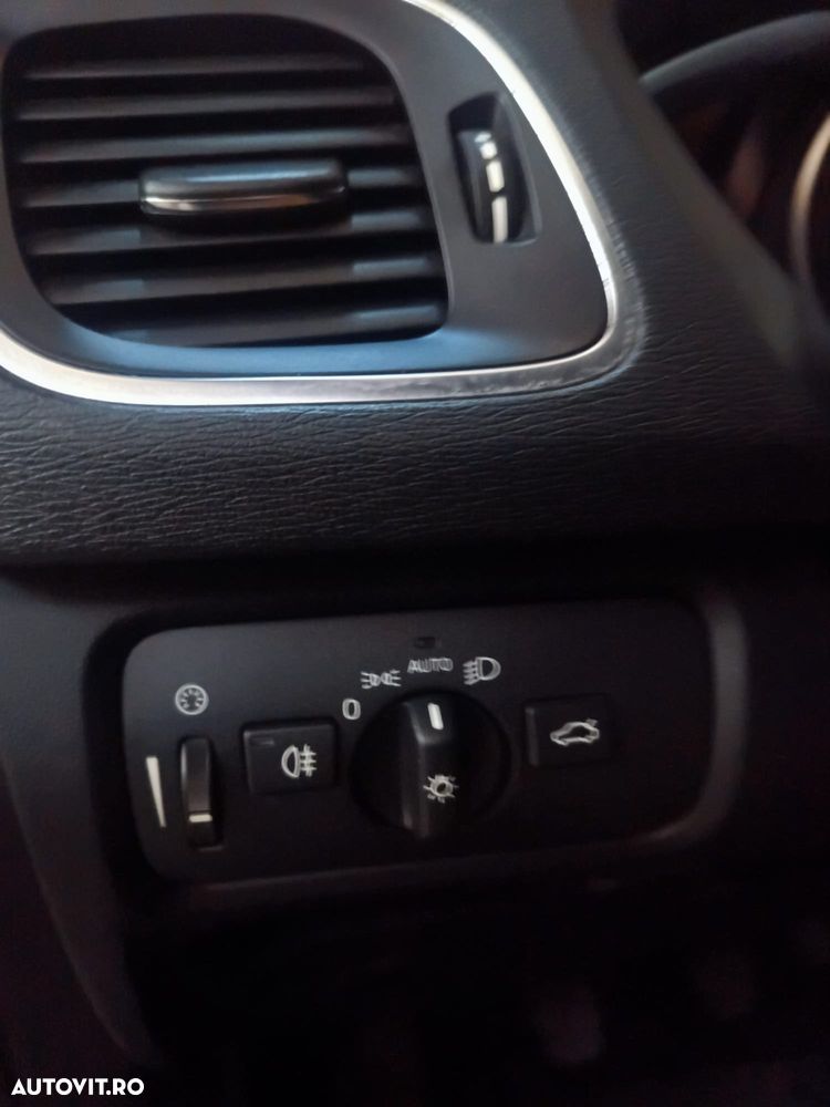 Volvo V40 D2 Inscription - 10