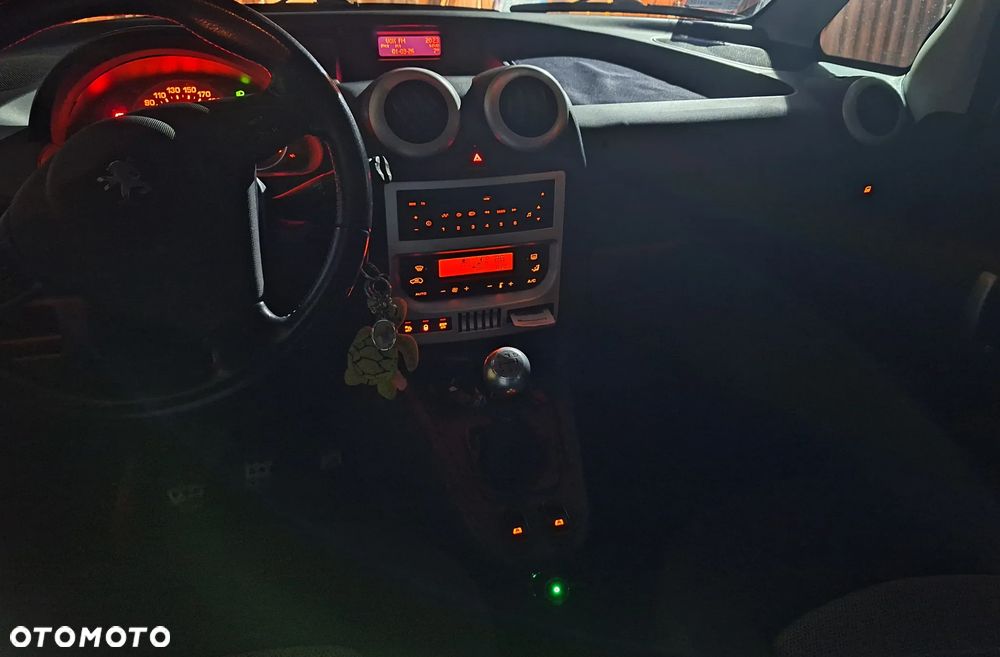 Peugeot 1007 1.4 HDI Trendy - 18