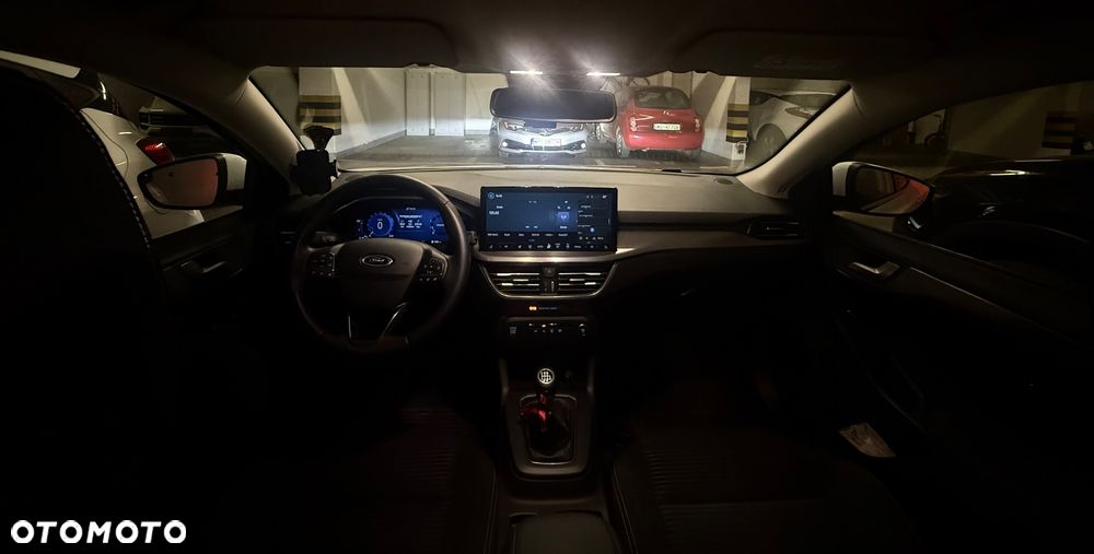 Ford Focus 1.0 EcoBoost Titanium Design - 27