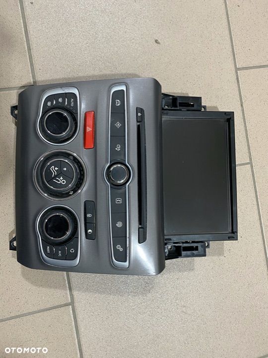 WYŚWIETLACZ CITROEN C4 DS4  9813810680