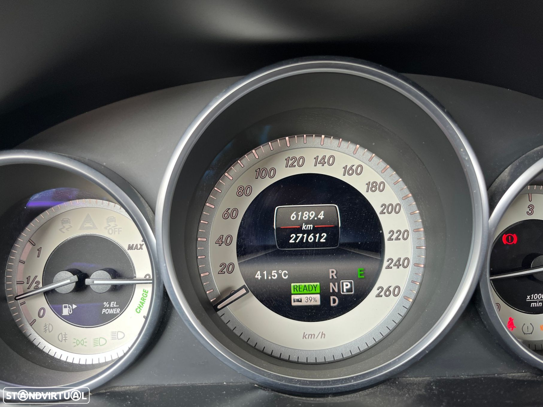 Mercedes-Benz E 300 Bluetec Hybrid Avantgarde - 26