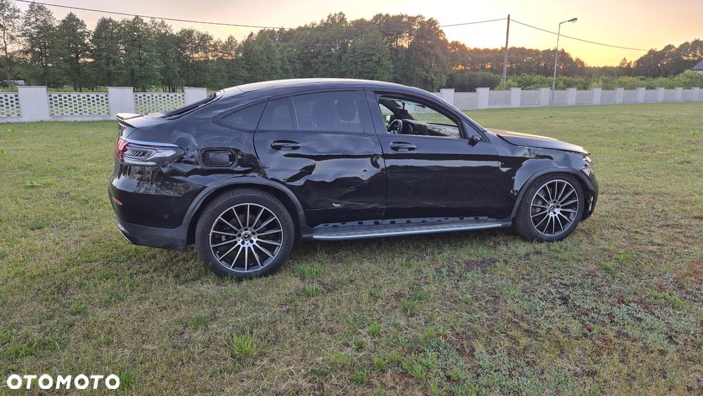 Mercedes-Benz GLC 300 d 4Matic 9G-TRONIC AMG Line - 20