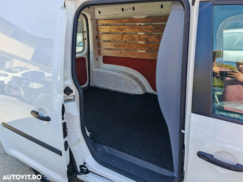 Volkswagen Caddy - 8