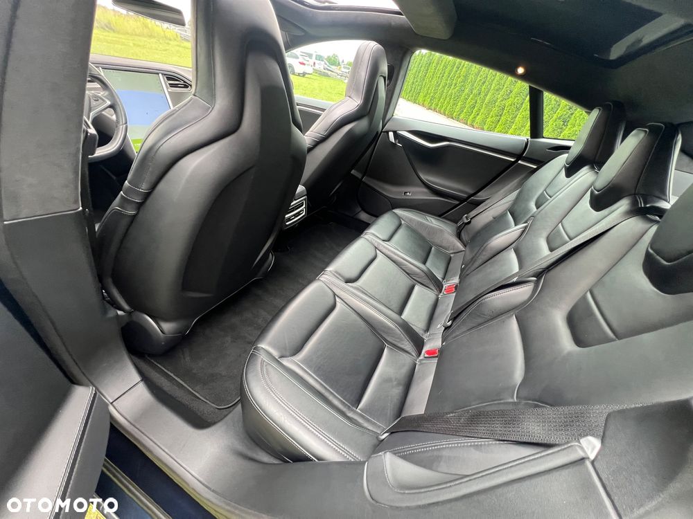 Tesla Model S Performance - 17