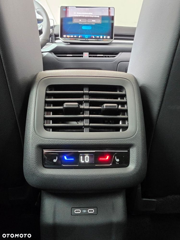 Volkswagen T-Roc 1.5 eTSI R-Line DSG - 15