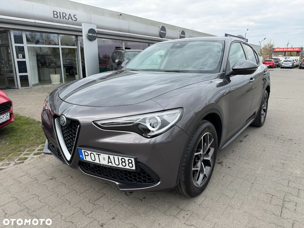 Alfa Romeo Stelvio - 1