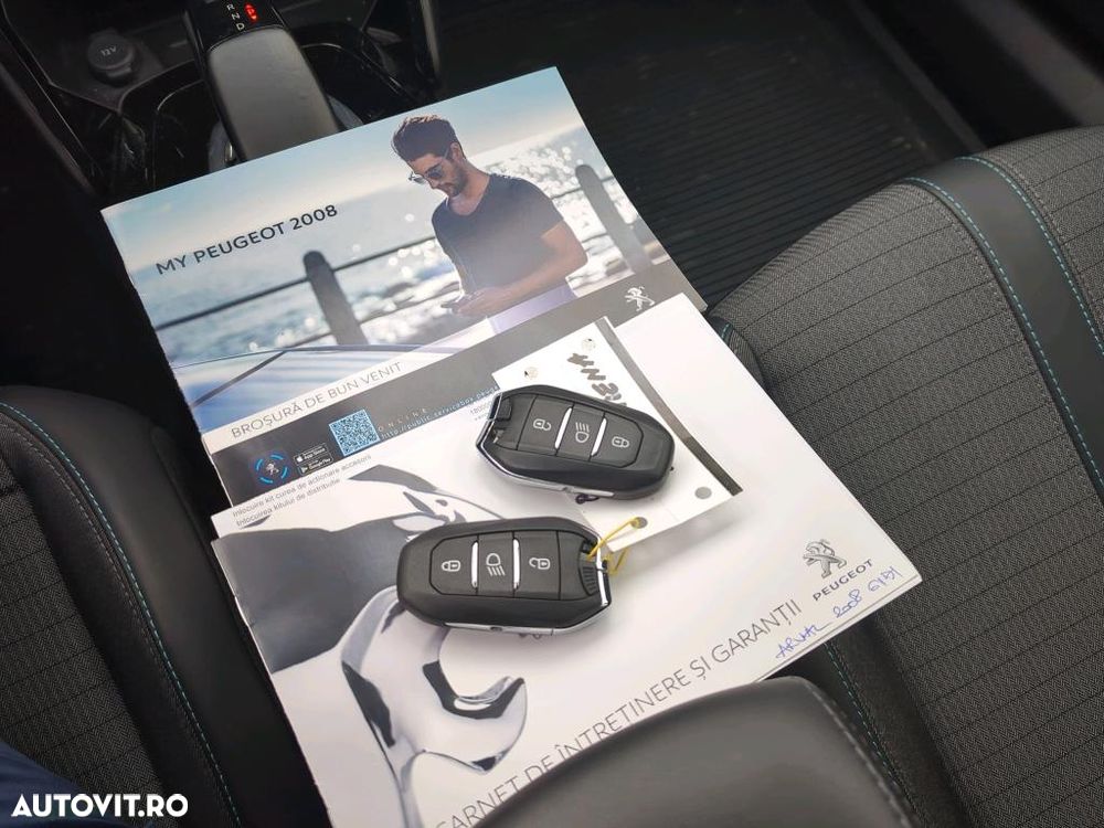 Peugeot 2008 1.2 L PureTech STT EAT8 Allure - 9