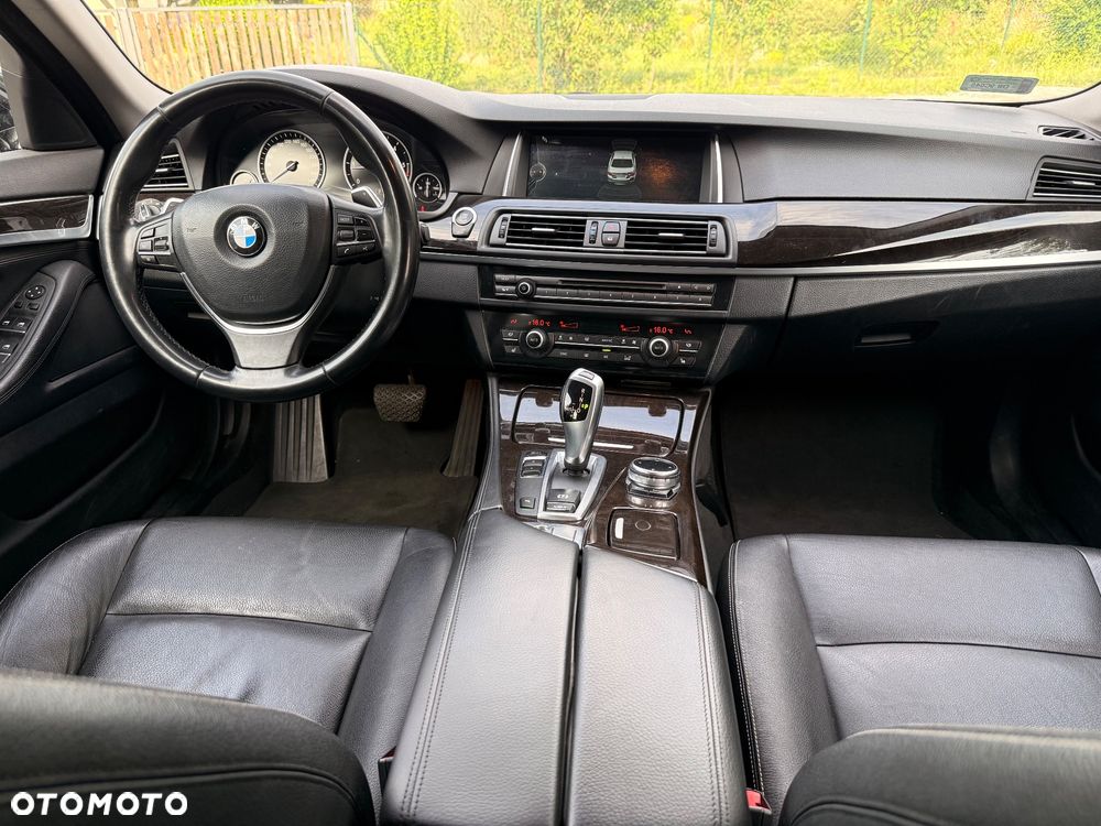 BMW Seria 5 520d Luxury Line - 11