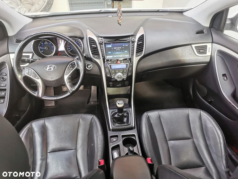 Hyundai i30 1.6 CRDi Premium - 24