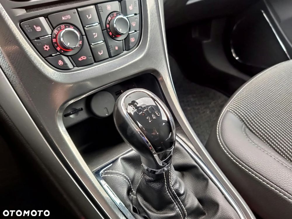 Opel Astra 1.4 Turbo Cosmo - 22