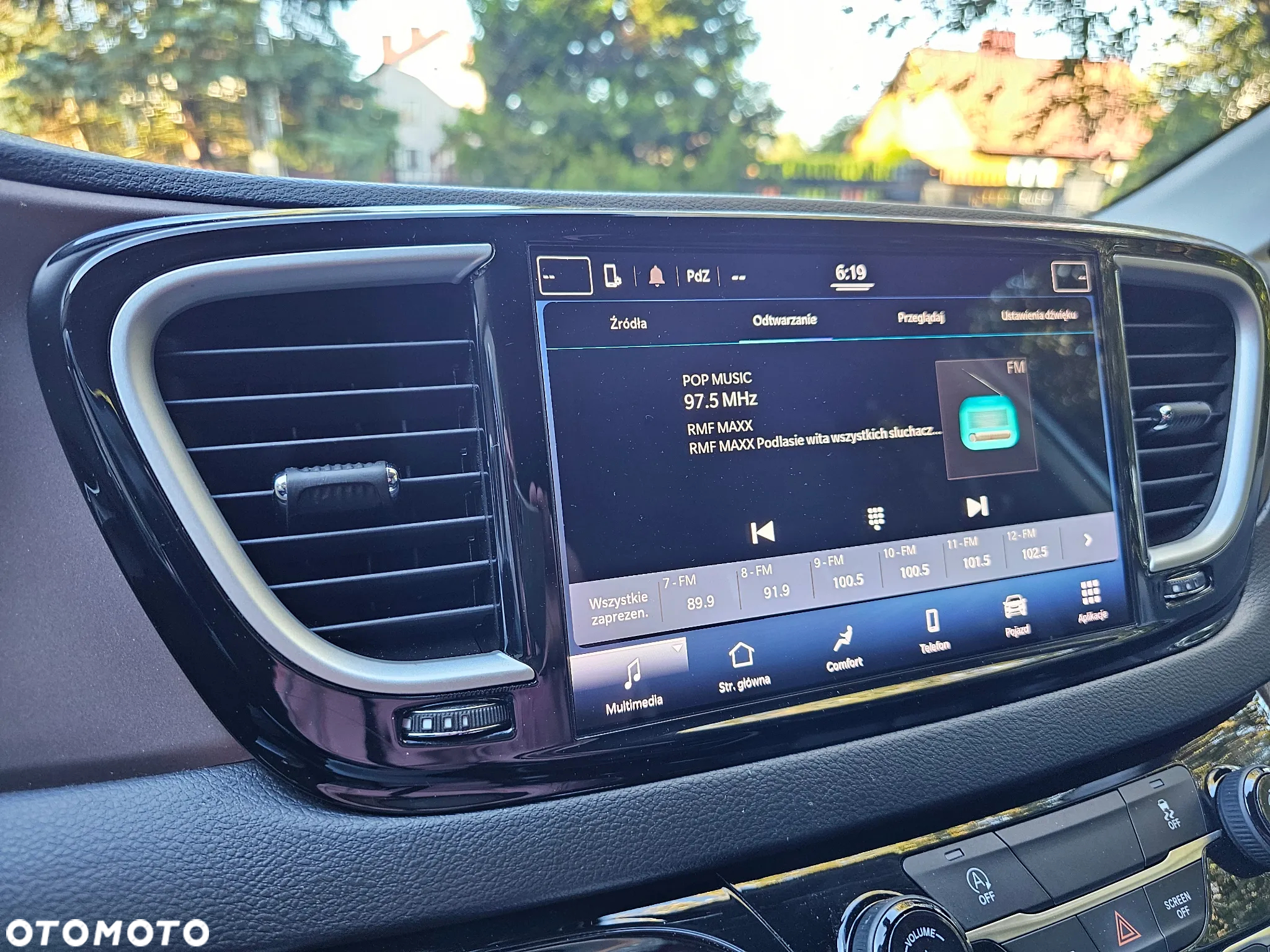Chrysler Pacifica - 20