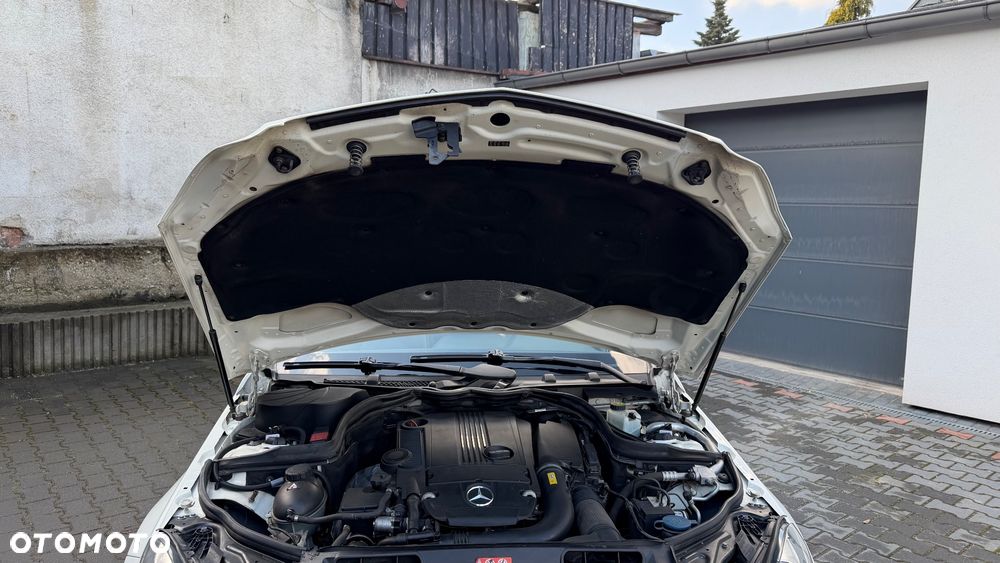 Mercedes-Benz Klasa C 250 CGI BlueEff Sport - 28