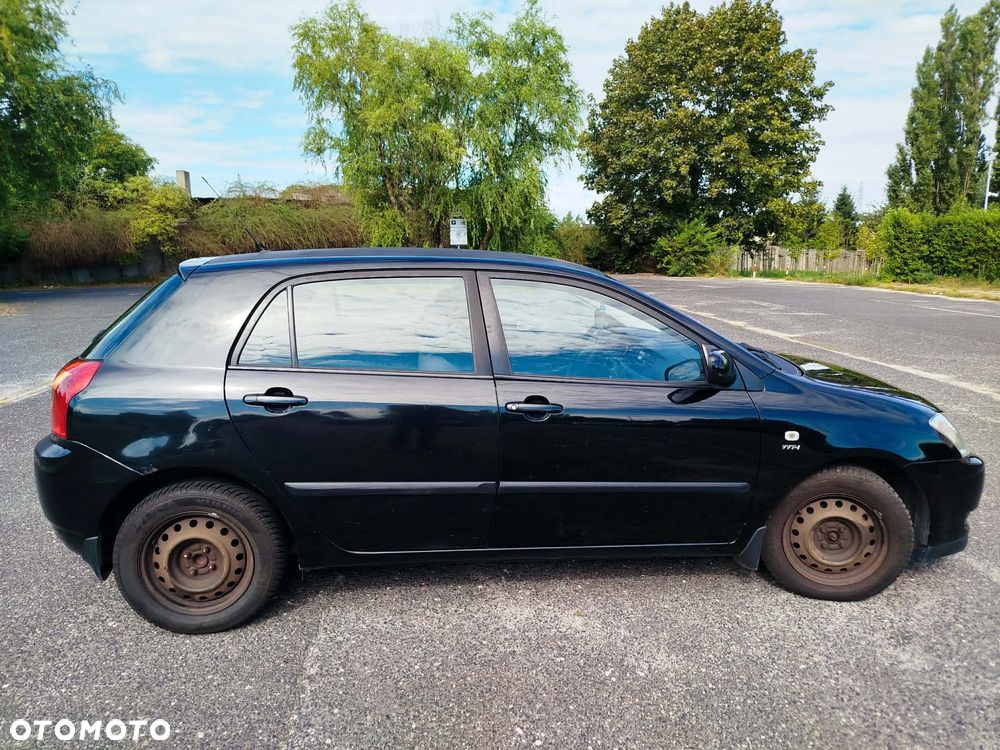 Toyota Corolla - 4