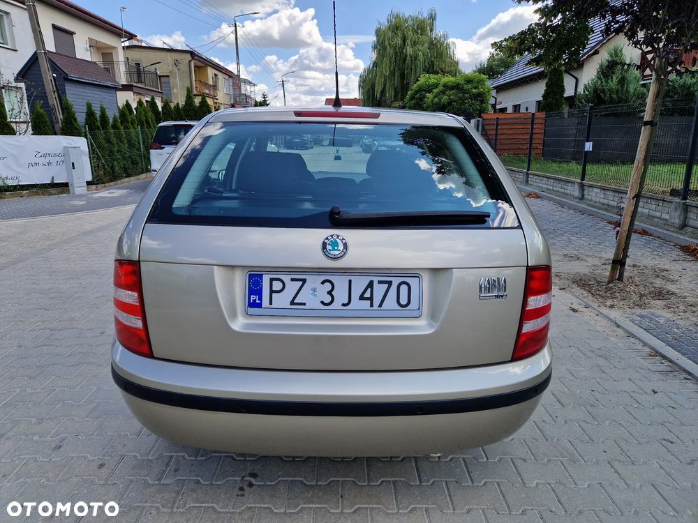 Skoda Fabia 1.4 16V Classic + - 10