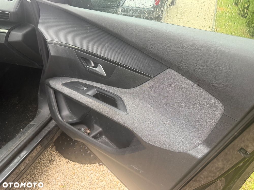 Peugeot 5008 BlueHDi 120 Active - 11