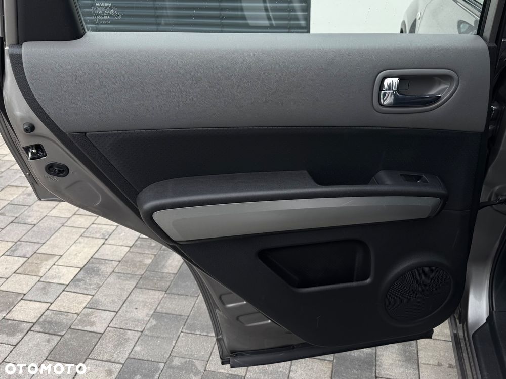 Nissan X-Trail 2.0 4x4 XE - 31