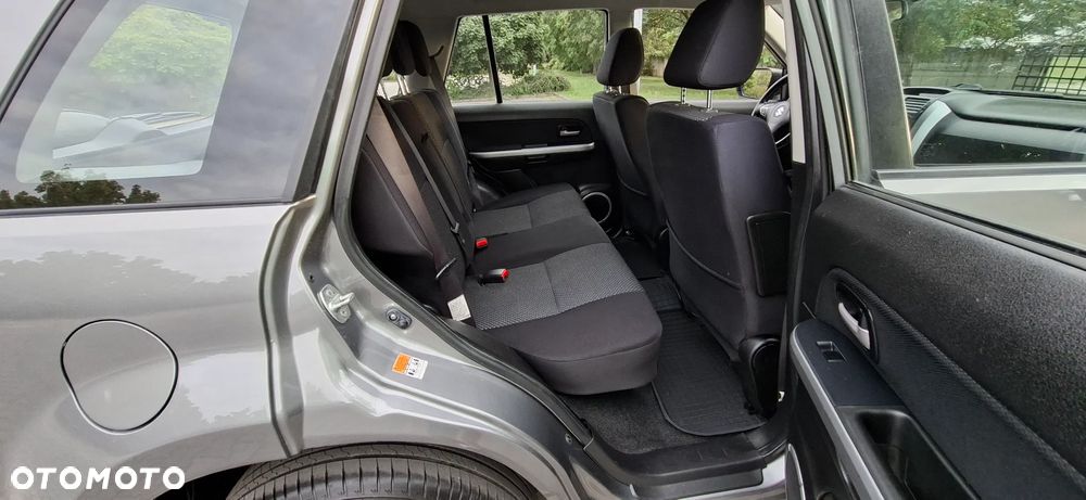Suzuki Grand Vitara 2.0 Comfort + Family - 38