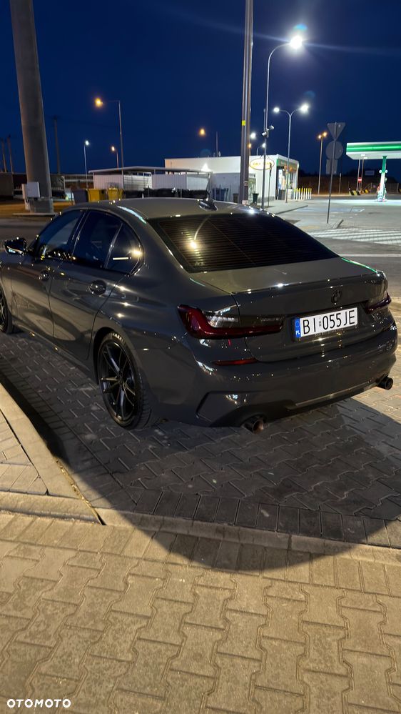 BMW Seria 3 330i xDrive - 13