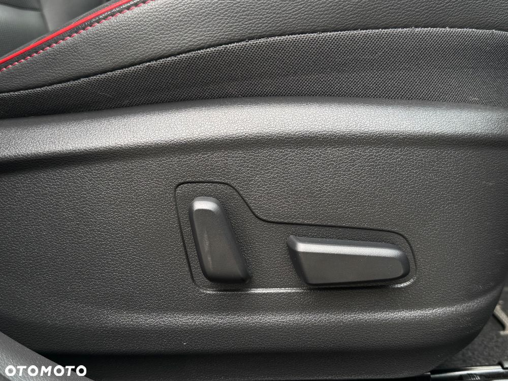 Hyundai Kona 1.6 T-GDI DCT 4WD Premium - 9