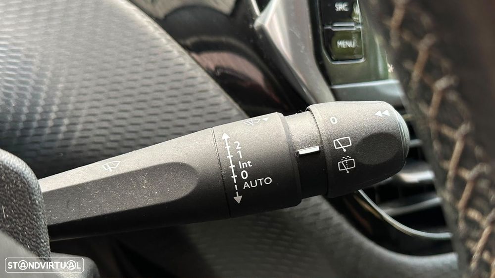 Peugeot 2008 1.2 PureTech Allure EAT6 - 15
