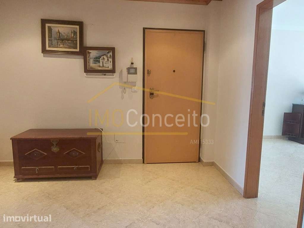 Apartamento T2|| Garagem individual|| Sótão|| Entroncamento - Grande imagem: 2/37