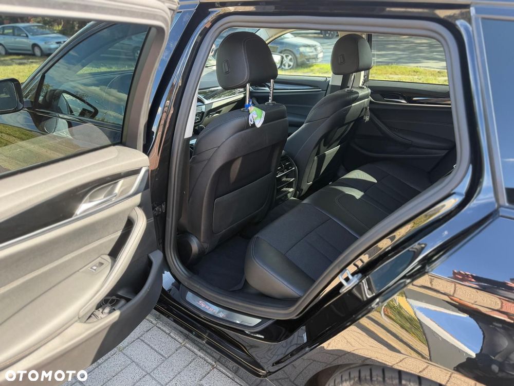 BMW Seria 5 520d xDrive - 15