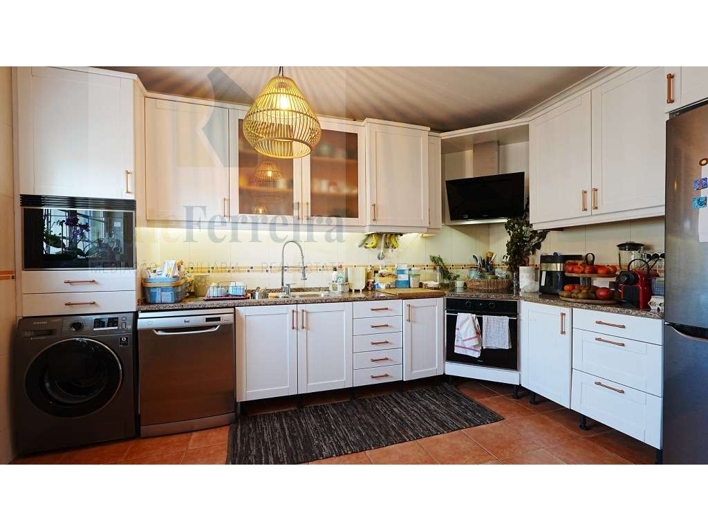 Moradia T3 localizada em São Pedro da Cadeira com jardim - Grande imagem: 4/35