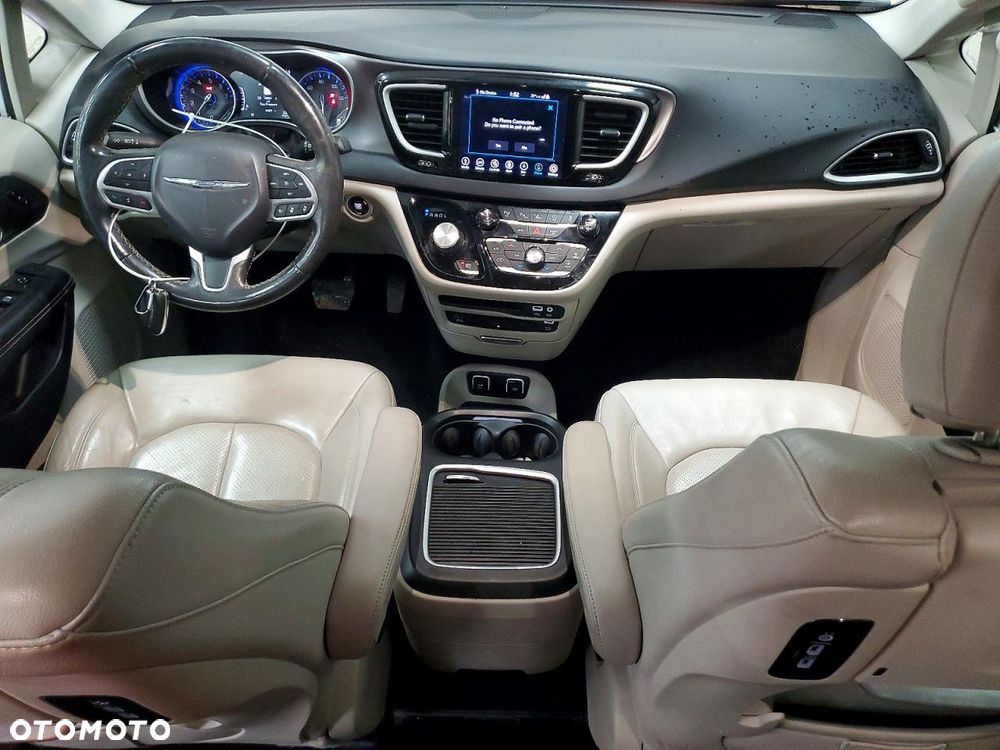 Chrysler Pacifica - 8
