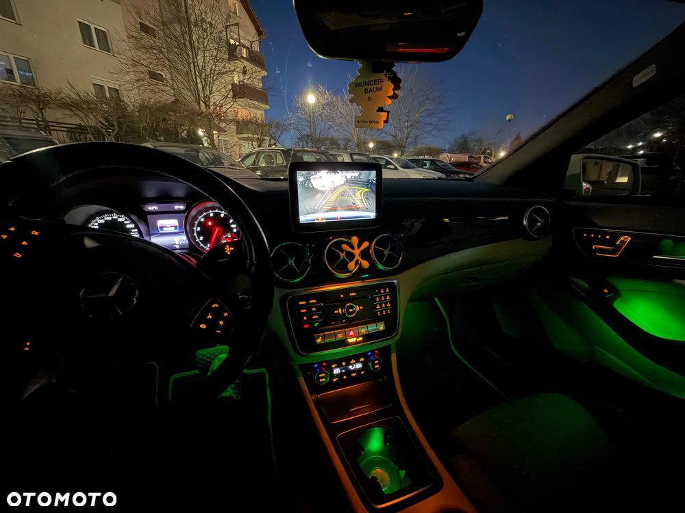 Mercedes-Benz CLA 250 7G-DCT - 24