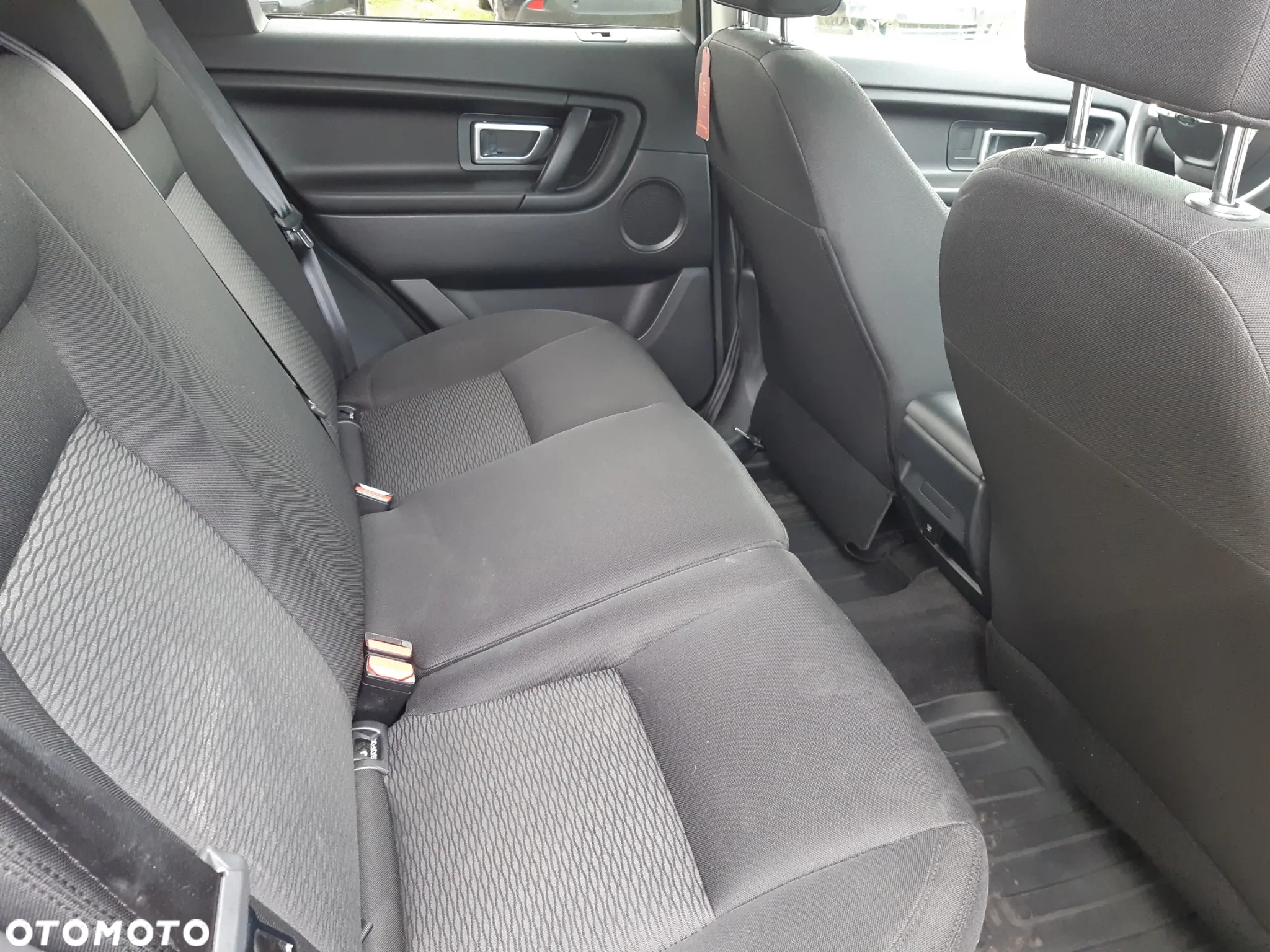 Land Rover Discovery Sport 2.0 D150 R-Dynamic HSE - 16
