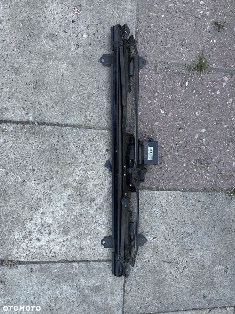 ROLETA BAGAŻNIKA LEXUS IS250 IS350 2005-2015 - 1