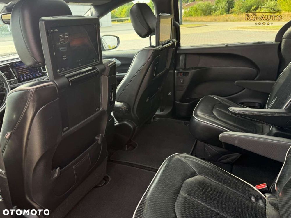 Chrysler Pacifica - 34