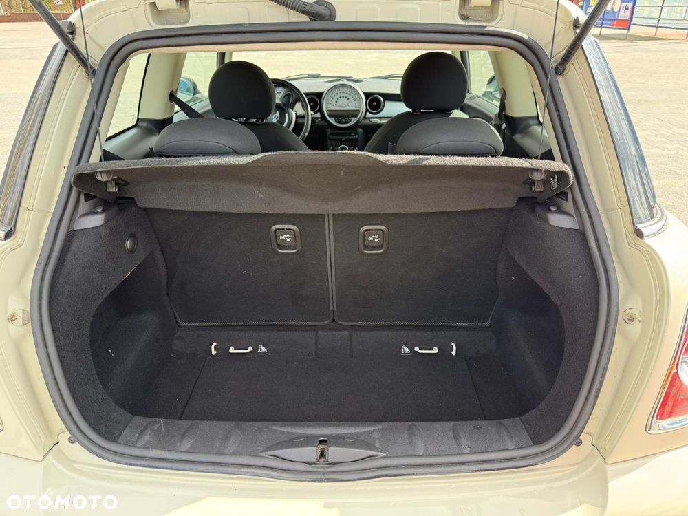 MINI ONE Brick Lane - 10